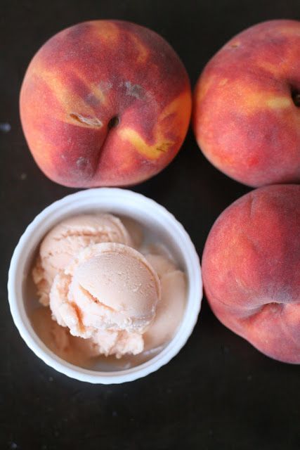 homemade peach frozen yogurt: puree peaches, honey, and greek yogurt!