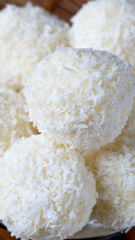 Homemade Raffaello Almond Coconut Candies ~ Easy to make and a nice sweet treat… The flavour of coconut blended with delicious