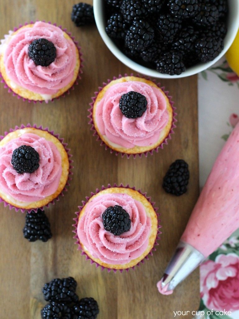 blackberry lemonade cupcakes