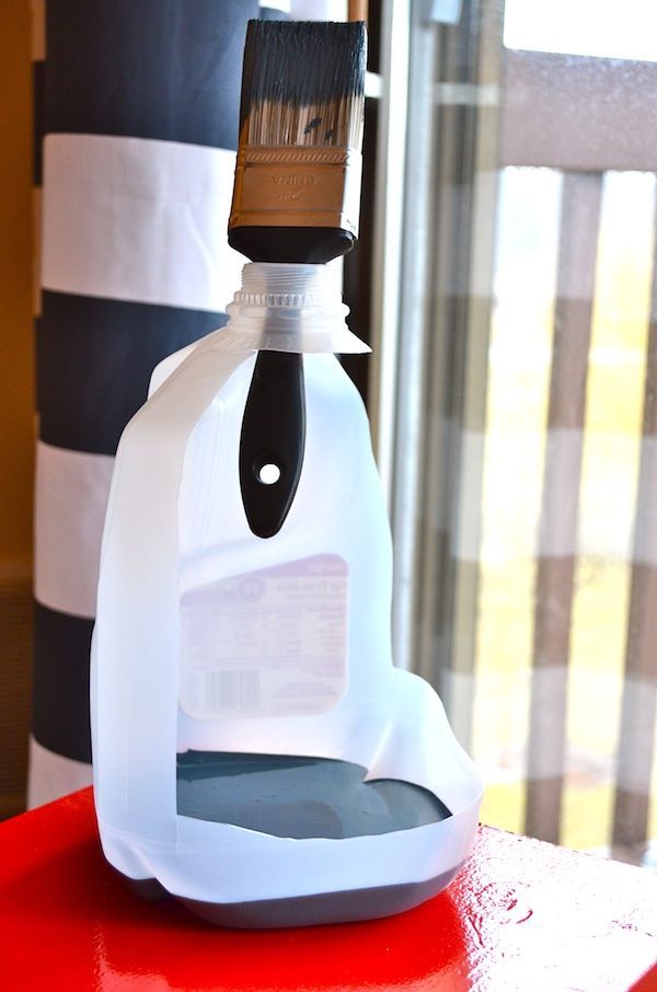 Make a paint holder from a Milk carton so you can hold only the amount of paint you need.  PLUS it has a h