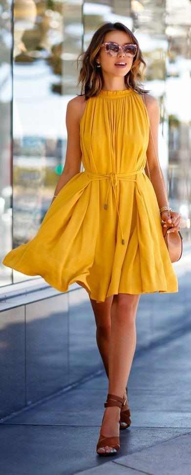 love everything about this! the gold color, the collar, the cinched waist, the flowy-ness. MUST HAVE!