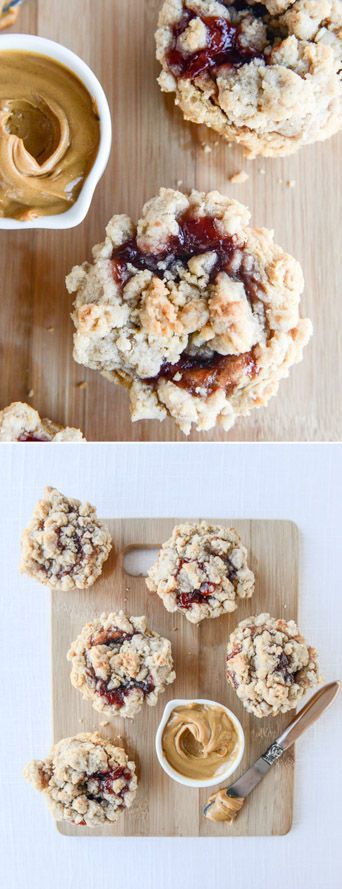 Peanut Butter and Jelly Crumb Muffins I howsweeteats.com