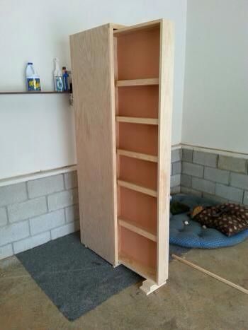 pull-out pantry for a tiny/small space kitchen – this is a fabulous use of space and an amazing amount of