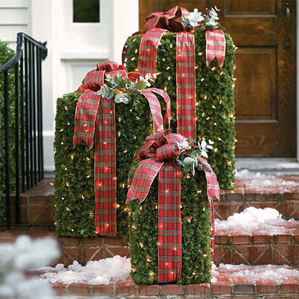 30 Christmas Decorating Ideas To Get Your Home Ready For ... -   Outdoor Christmas Decorating Ideas