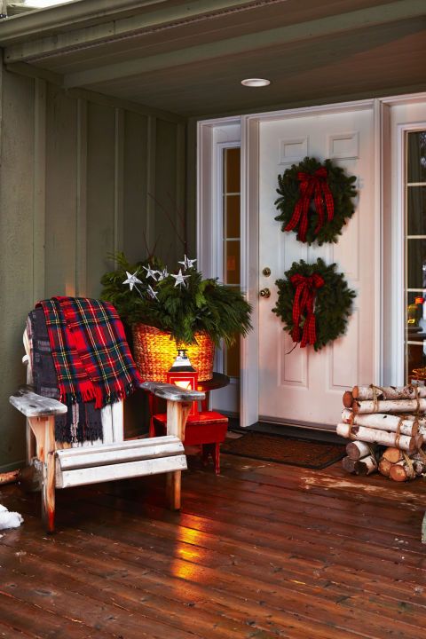 25 Best Outdoor Christmas Decorations -   Outdoor Christmas Decorating Ideas
