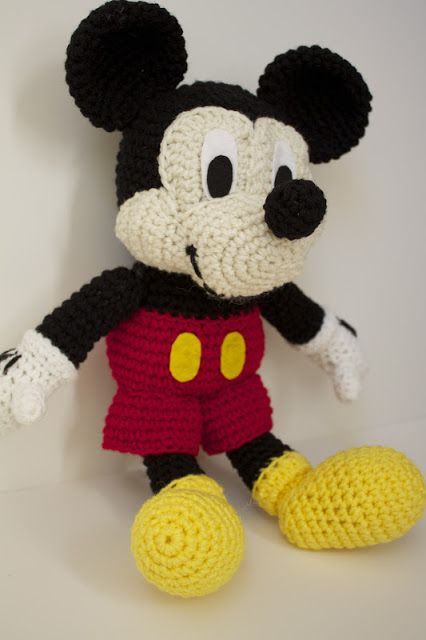 Free Mickey Mouse stuffed toy Crochet Patterns | Crocheted Mickey Mouse [Pattern Review]