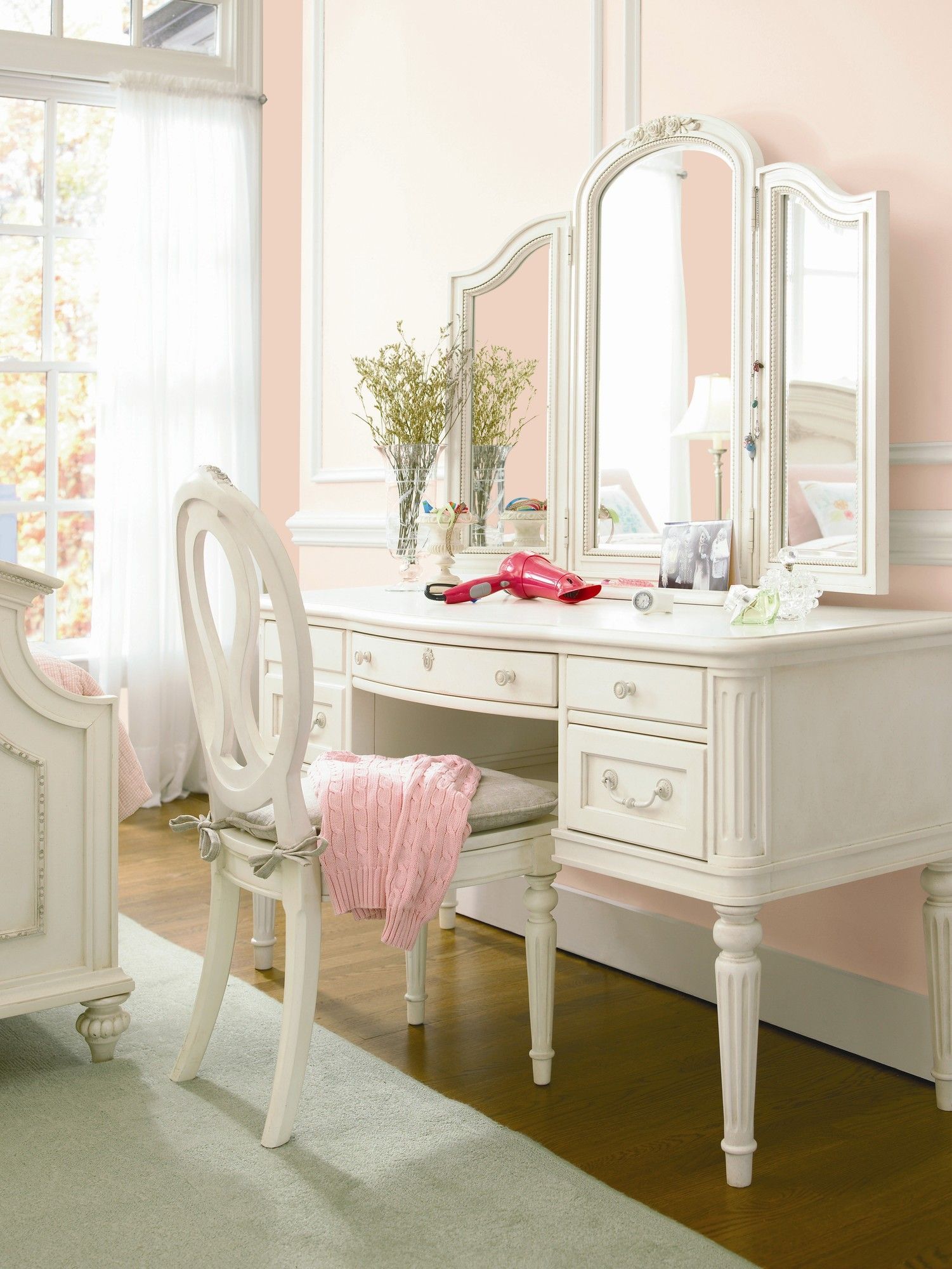 Gabriella Vanity Desk… THIS is perfect!!!!!