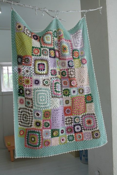 Gorgeous patchwork-style granny squares!