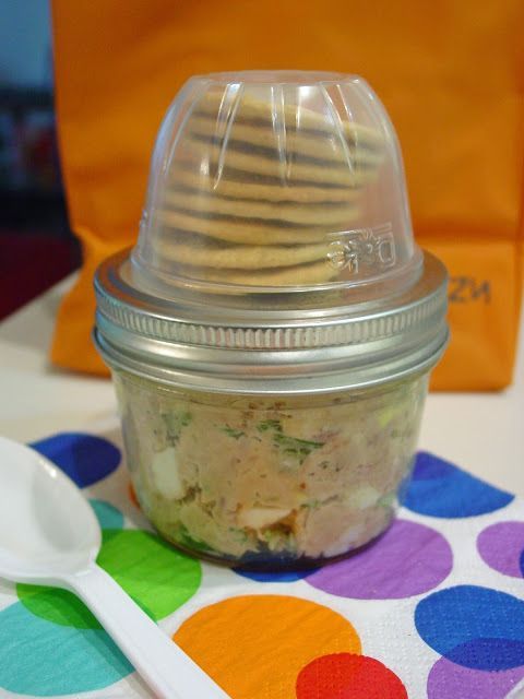 Masonables – Use an empty fruit cup attached to a mason jar to pack crackers with tuna salad or the li