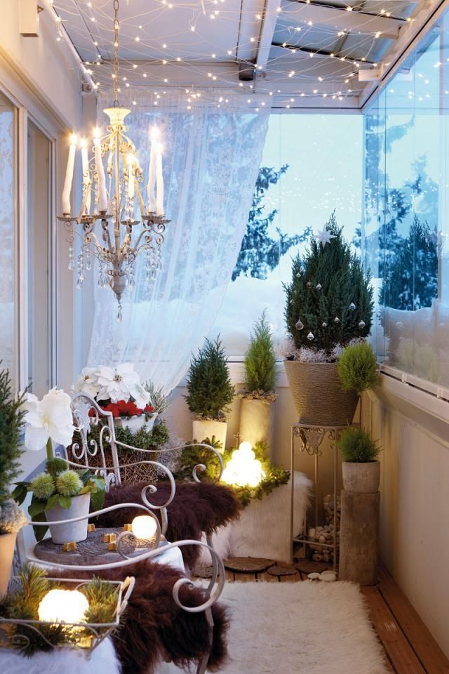15 Amazing Balcony Decor Ideas For Christmas celebrate this Christmas in small place too