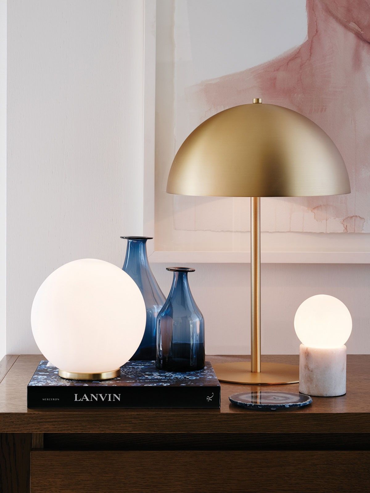 Mondo Large Round Table Lamp in White/Brass