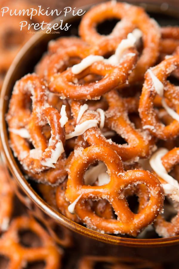 Pumpkin Spice Pretzels for holiday snacking!
