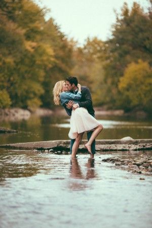 River – Engagement Photos – Indianapolis www.compositionpi…