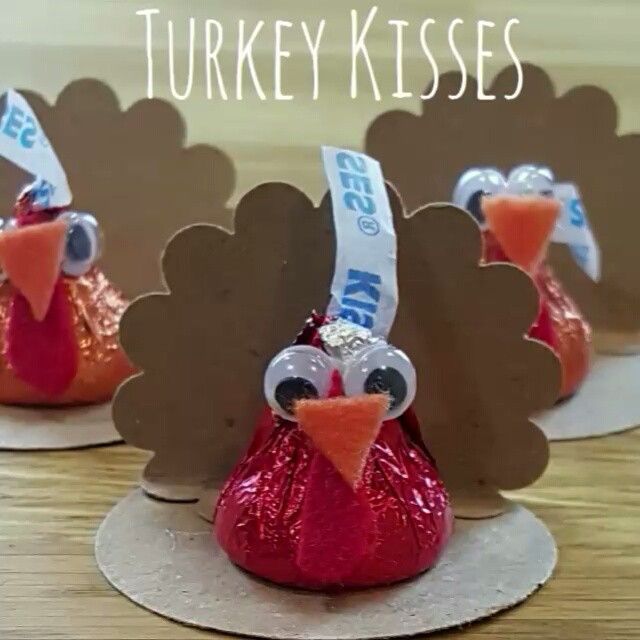 Teehee… Turkey Kisses for Thanksgiving! Fun to make with kids. #food