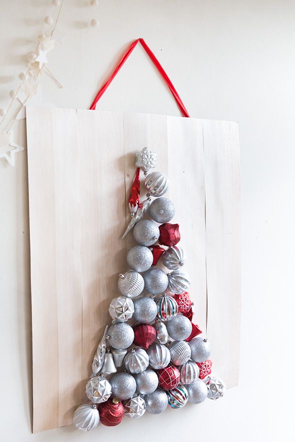 Beautiful DIY Wall Ornament Christmas Tree -   Best DIY Christmas Tree Ideas