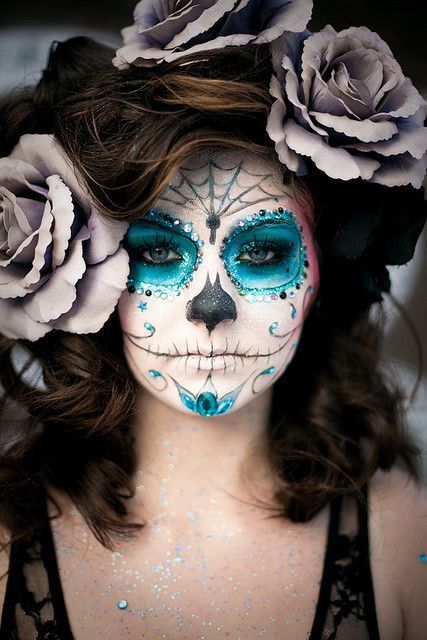 sugar skulls makeup. I wish we dressed up for day of the dead. I feel that I need