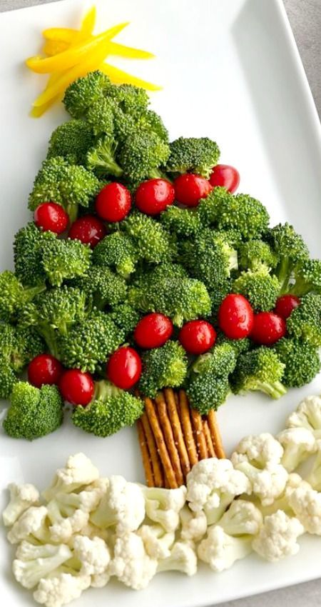 Christmas Tree Vegetable Platter ~ A broccoli and tomato “tree” with a p