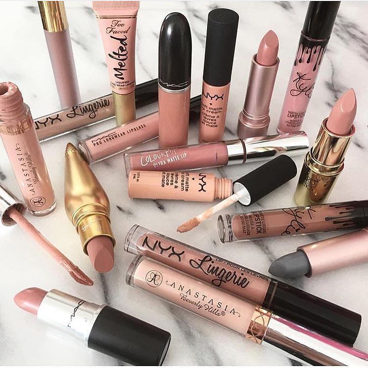 Who else is a sucker for #nudes  by facebyefti