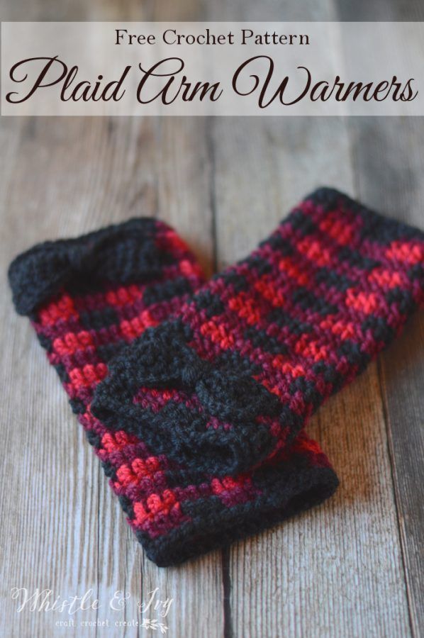 FREE Crochet Pattern: Crochet Plaid Arm Warmers | Make these adorable and cozy arm