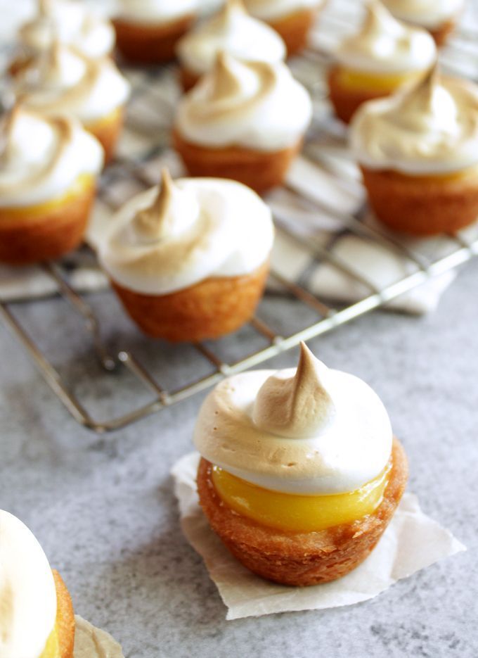 Mini lemon meringue tarts