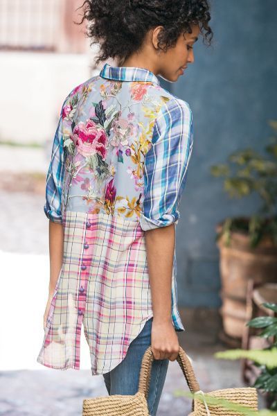With surprises front to back, this drapey shirt is sure to delight. Rich, yarn-dyed plaid three-quarter length sleeves and body
