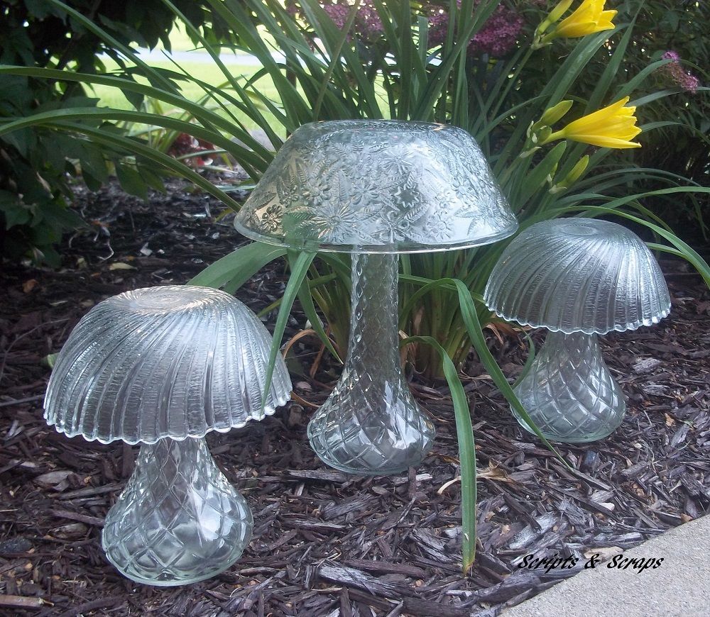 Glass garden mushrooms made from bowls and vases. repurpose garden art