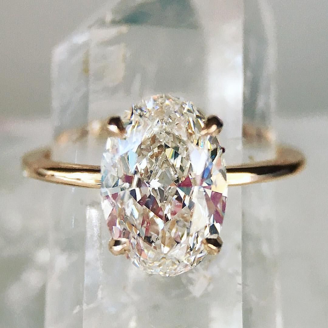 Oval Engagement Ring