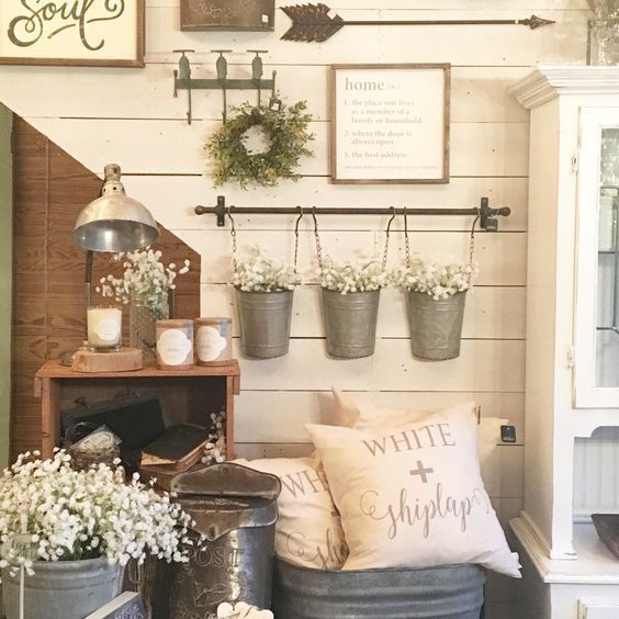 I love everything about this rustic farmhouse decor