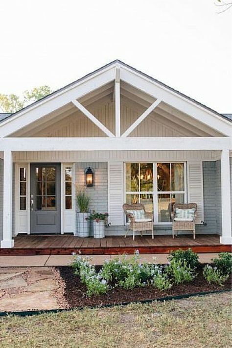 Love the modern country cottage feel of this sweet home exterior.