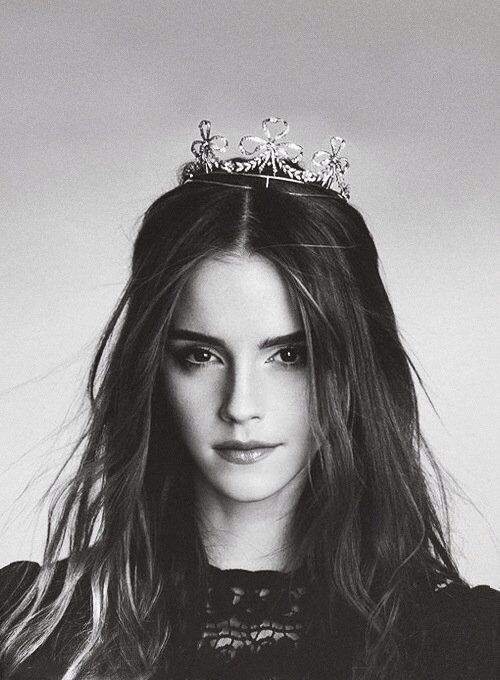 { Emma Watson } Loved her in Perks of Being a Wallflower. Shes smart and classy and lovely! ^.^