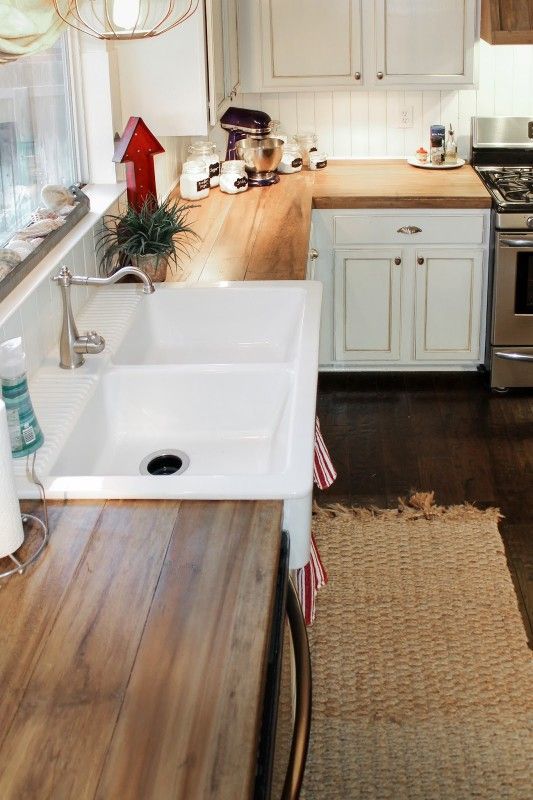faux reclaimed wood kitchen counters | The Ragged Wren on Remodelaholic.com