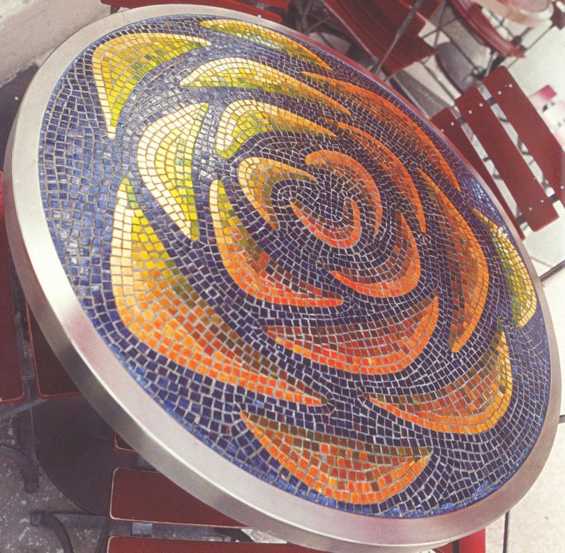 round mosaic table top -   Awesome Mosaic Tables Ideas