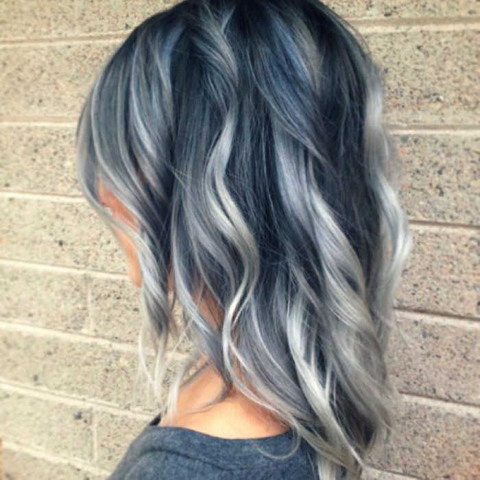 Stylish smoky gray hairstyles for the fall of this year