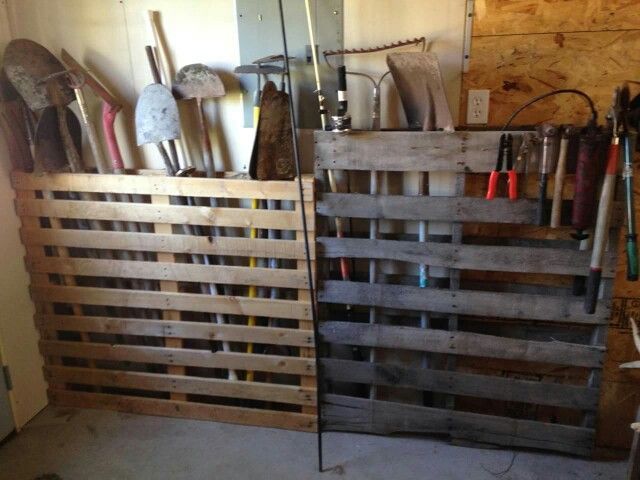 Might be a good first pallet project for me. Garden shed needs a little organization