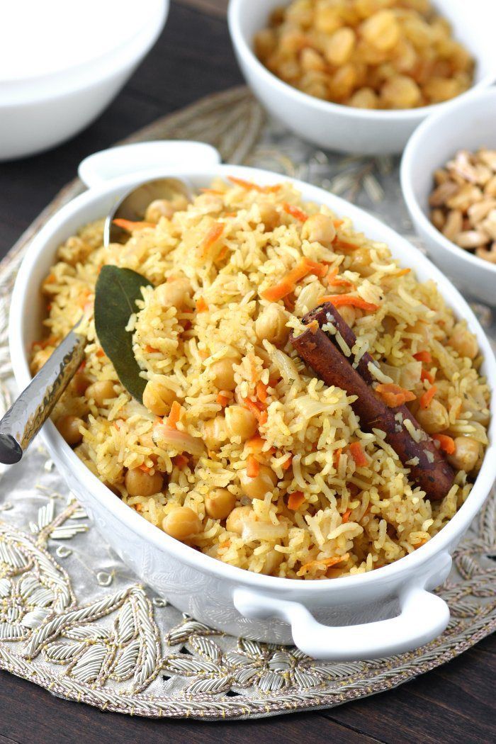 Bukhari Rice is an aromatic and flavorful Middle Eastern rice dish that features numerous spices to evoke its namesake–the Silk