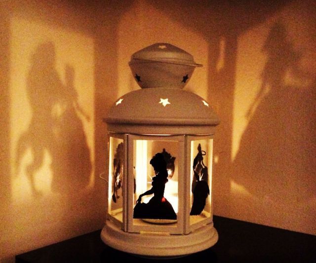 Create a magical atmosphere in your little princess’s bedroom by turning on this Beauty and the Beast shadow lantern. The glass
