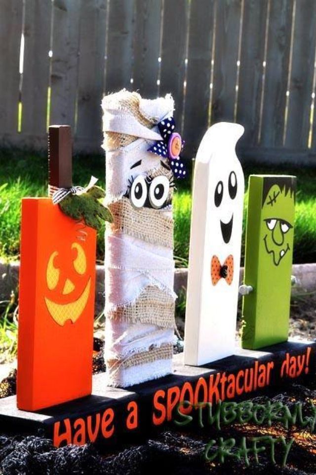 Cutesy Critters -   Outdoor Halloween Decor Ideas