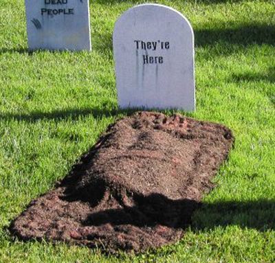 Comical Cemetery Plots -   Outdoor Halloween Decor Ideas