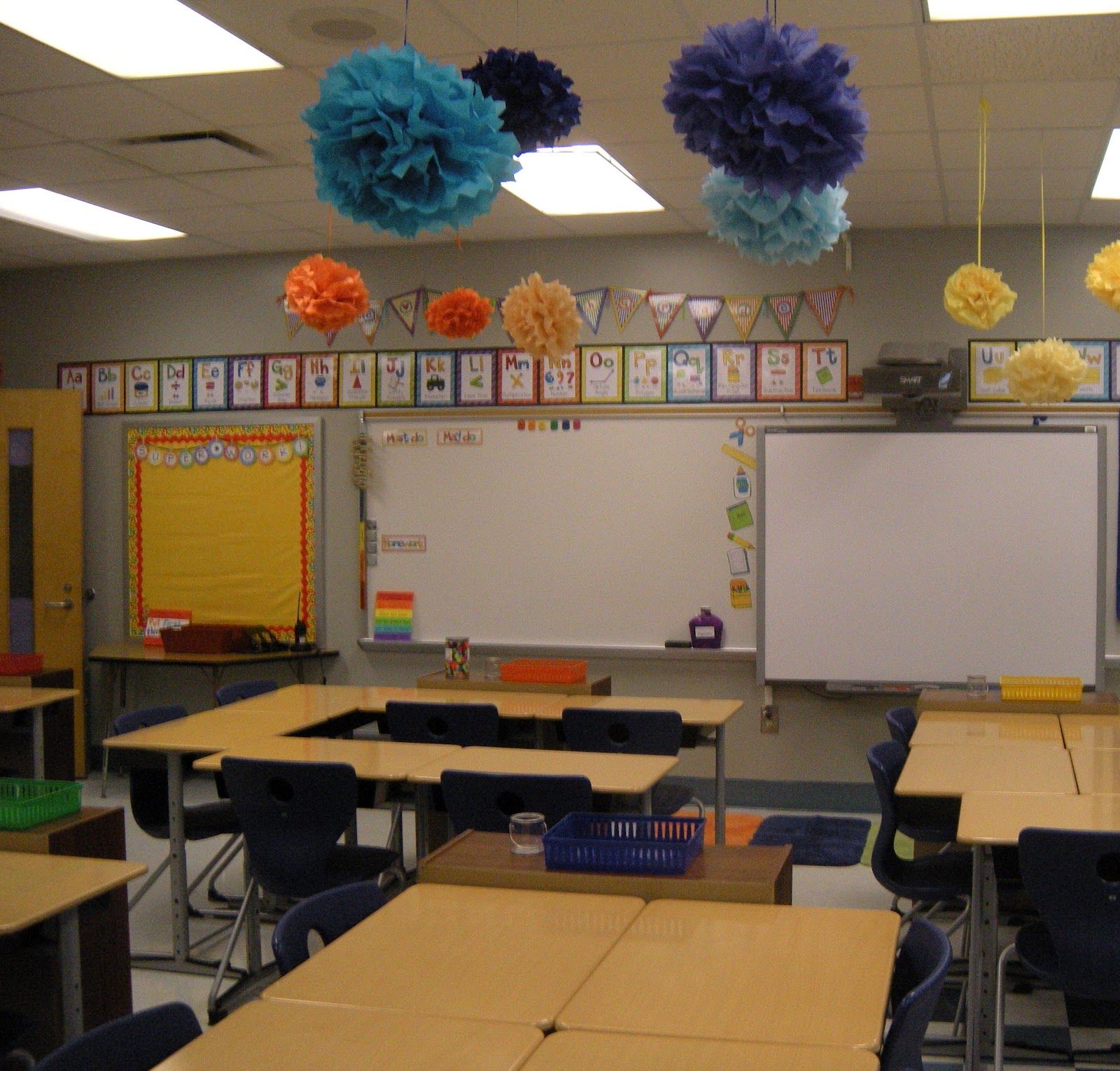 Doing Activity of Decorating with Classroom Decoration ... -   Awesome High School Classroom Design Ideas