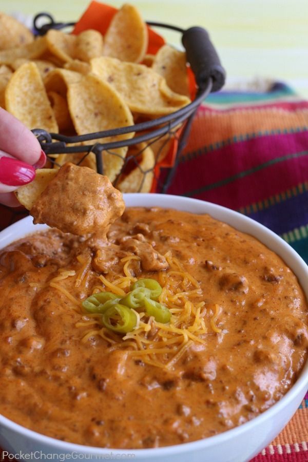 The BEST Chili Cheese Dip – This long time family favorite recipe has only 5 ingredients and is heated in the microwave for 5