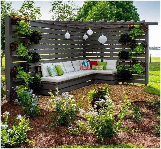 Everyone wants a cozy corner in the garden where the whole family can relax in privacy and peace. But the densely populated living