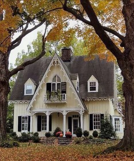 Ohhh a sweet little cottage. The place of my dreams.