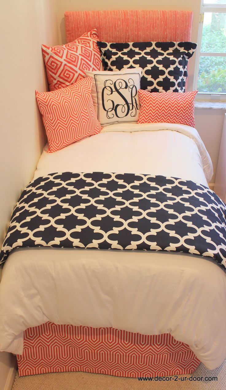 Preppy coral and navy dorm room. Decorate a dorm room. Dorm room bedding and…