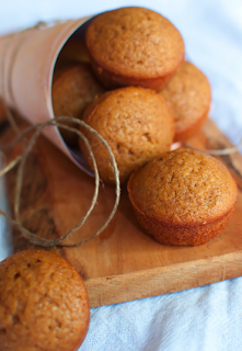 Pumpkin Oat n’ Honey Muffins (No flour, no sugar!) Definitely going to make for on-the go breakfasts this Fall.