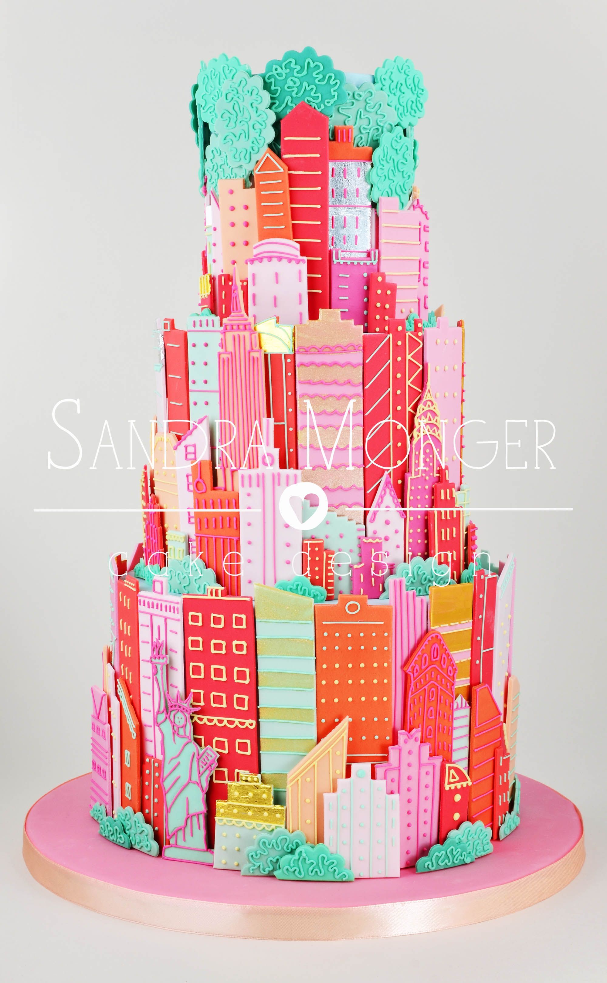 New York Wedding Cake with sugar buildings and landmarks.