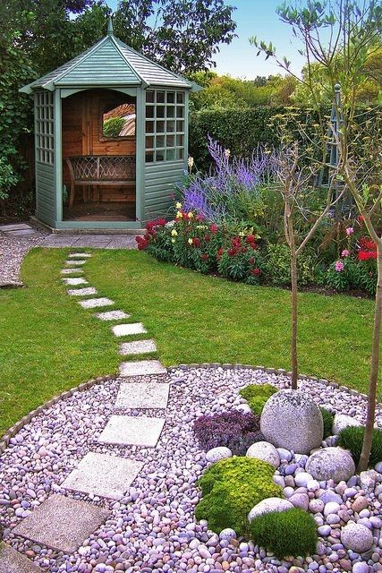 Petit jardin : 8 am?nagements rep?r?s sur Pinterest -   22 beautiful garden
 ideas