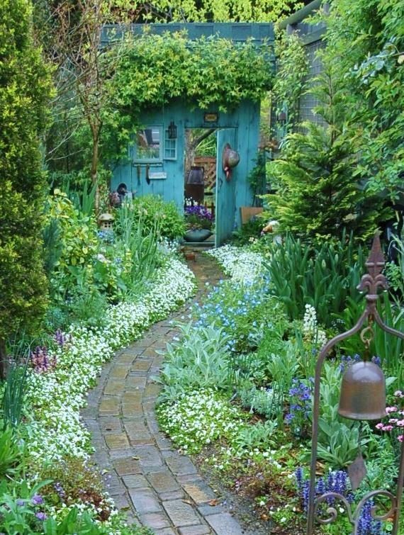 Beautiful Backyards: Inspiration for Garden Lovers -   22 beautiful garden
 ideas