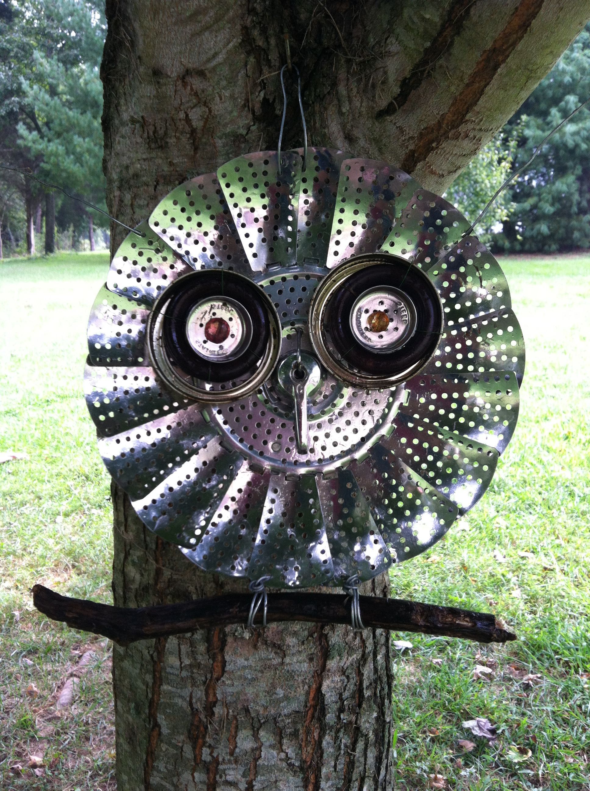 Yard art owl From an old vegetable steamer! -   23 owl crafts outdoor
 ideas
