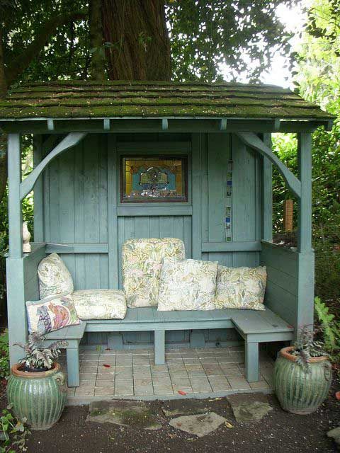 23 Easy-to-Make Ideas Building a Small Backyard Seating Area -   23 wooden garden decoration ideas