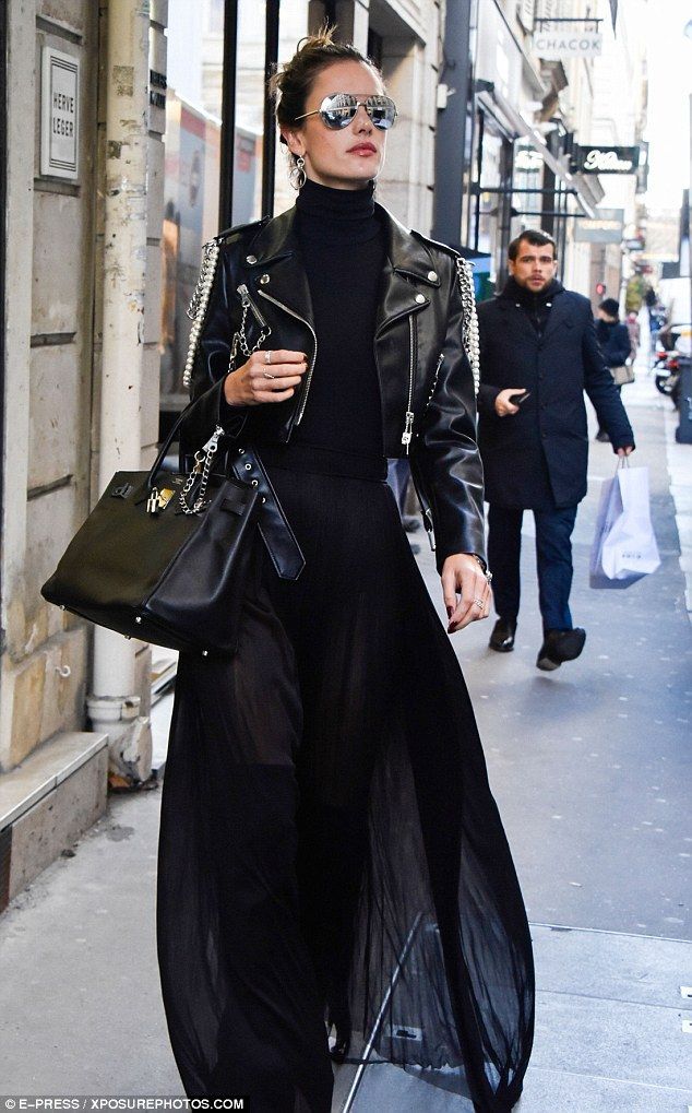 Alessandra Ambrosio looks effortlessly stylish as shops in Paris -   25 black style fashion
 ideas